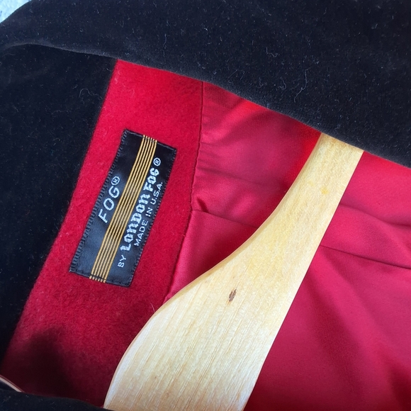 Vintage Valentine red wool overcoat with velvet collar 14 - Picture 6 of 16